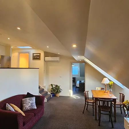 The Lodge On Elizabeth-2