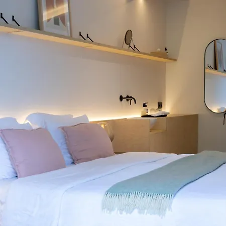 Poutrelle Guestrooms-2