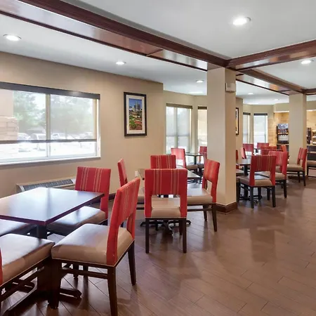 Comfort Suites North Dallas-3