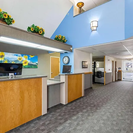 Days Inn By Wyndham Great Falls-2