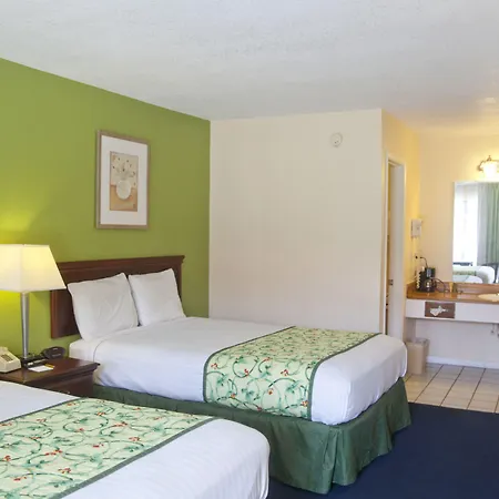 Days Inn By Wyndham Defuniak Springs-3