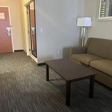 Wingate By Wyndham Great Falls-2