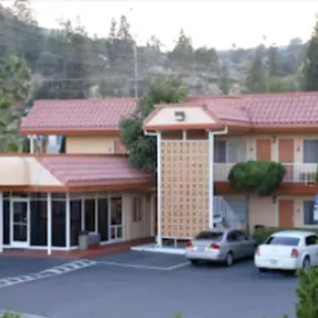 Relax Inn & Suites El Cajon-3