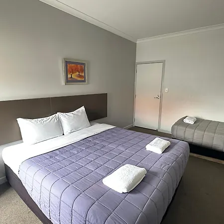 No 1 Motels-3