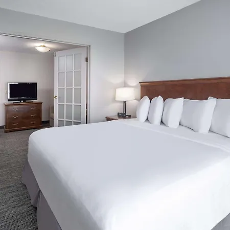 Country Inn & Suites By Radisson, Maumee - Toledo-3