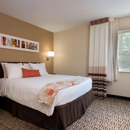 Mainstay Suites Detroit Farmington Hills-3
