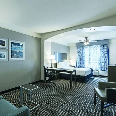 La Quinta By Wyndham Conroe-3
