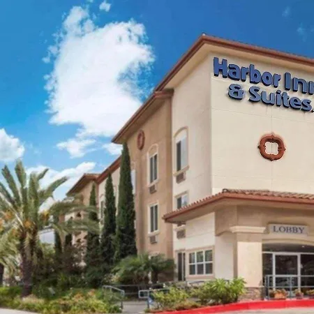 Harbor Inn & Suites-3