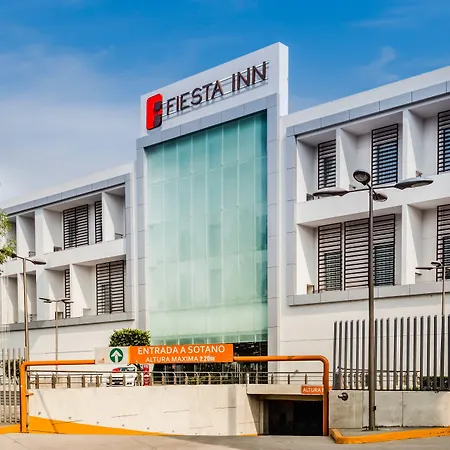 Fiesta Inn Plaza Central Aeropuerto-3