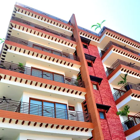Pinnacle Resorts 220-2