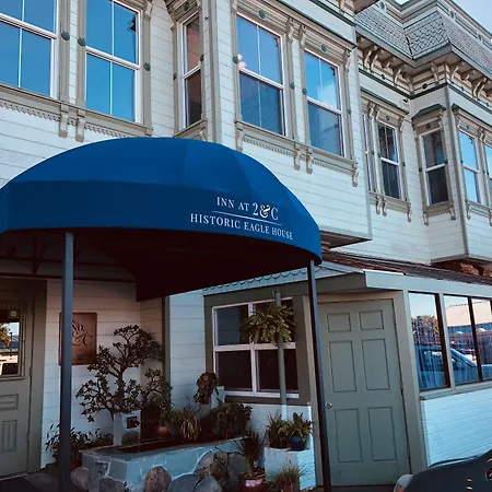 The Inn At 2Nd & C-2