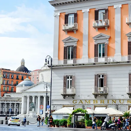 Relais Piazza Del Plebiscito B&B-3