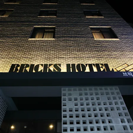 Bricks Hotel-2