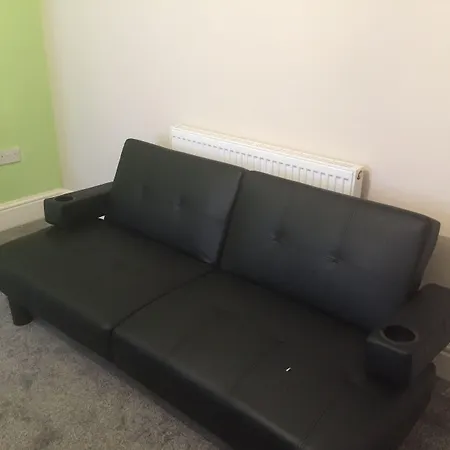 Liverpool Gidlow House Sleeps 8 - Infinity Apartments-3