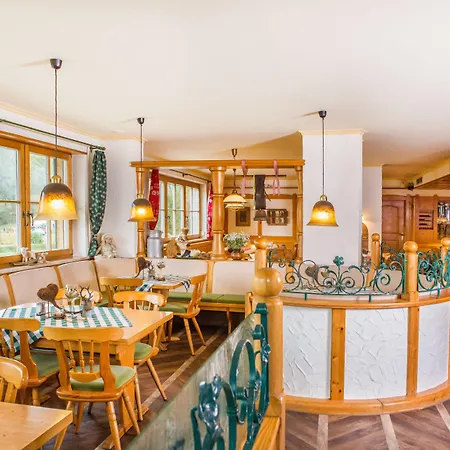 Traditions-Gasthaus Bayrischer Hof-3