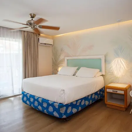 Hotel Cocoplum Beach-3