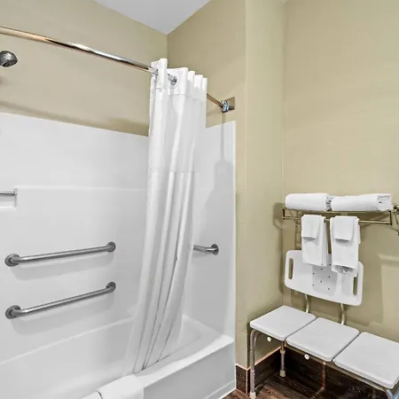 Quality Inn&Suites Des Moines Airport-3