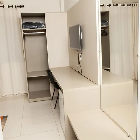 Hotel Pequeno Mundo 2-3