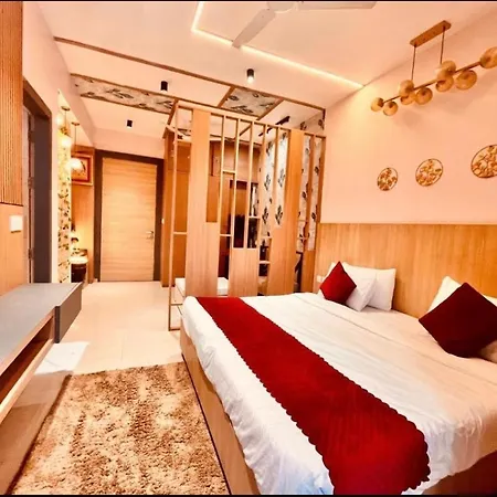 Vrindavan Serenity Hotel & Suites-2