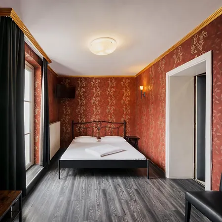 Hotel Goldene Spinne-2