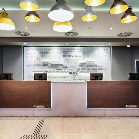 Premier Inn Duesseldorf City Friedrichstadt-3