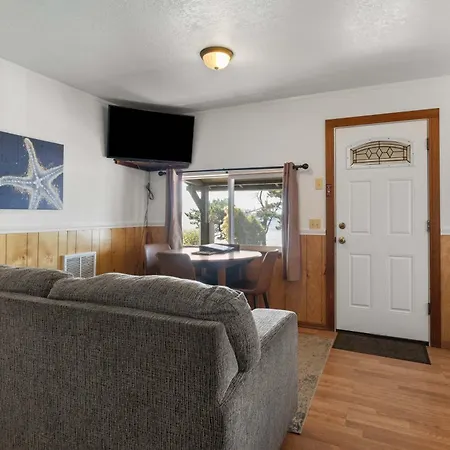 Oceanside Ocean Front Cabins-2