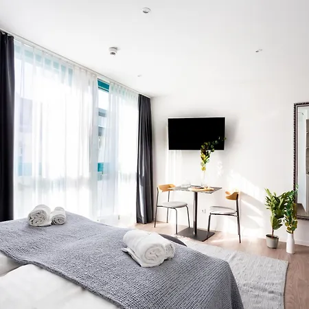 Limehome Koeln Friesenplatz - Digital Access-3