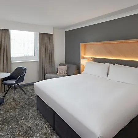 Hilton London Watford-3