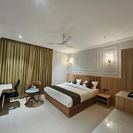 Hotel Trimurti By Carlton Suites-3