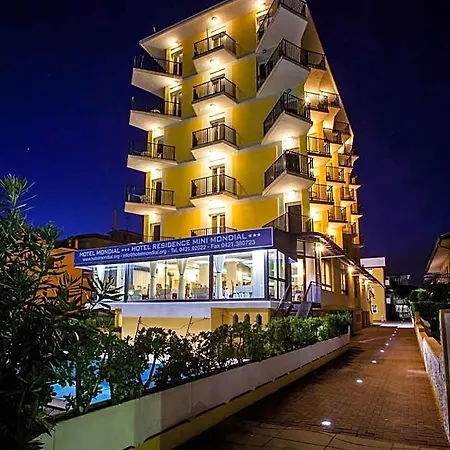 Hotel Mondial-2