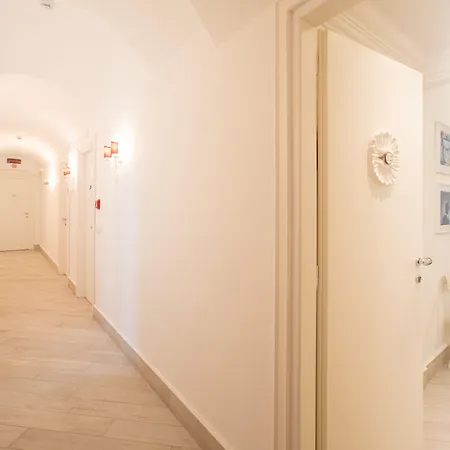Hotel Marina Charming Rooms-2