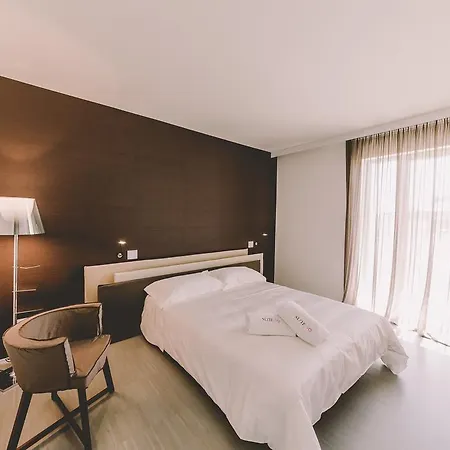 Suite 10 Home Design & Spa-2