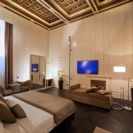 Piazza Del Gesu' Luxury Suites-3
