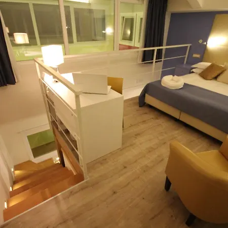 Tango Hotel-2