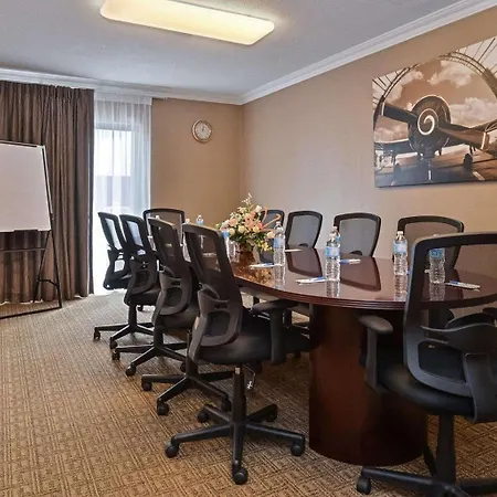 Comfort Inn Brampton-3