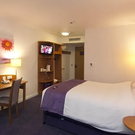 Premier Inn Bournemouth Central-3