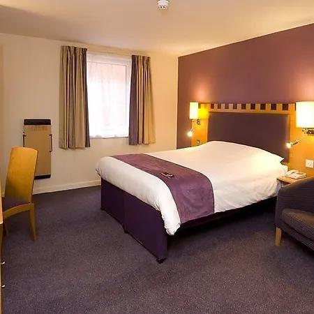 Premier Inn Bournemouth Central-2