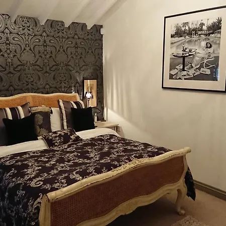 Teardrop Cottage-3