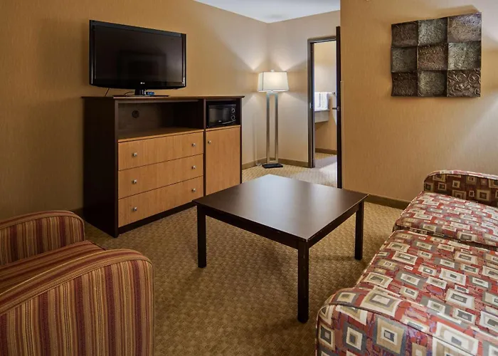 Crandon Inn & Suites
