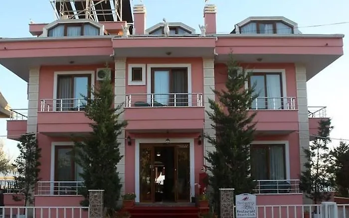Pembe Köşk Otel