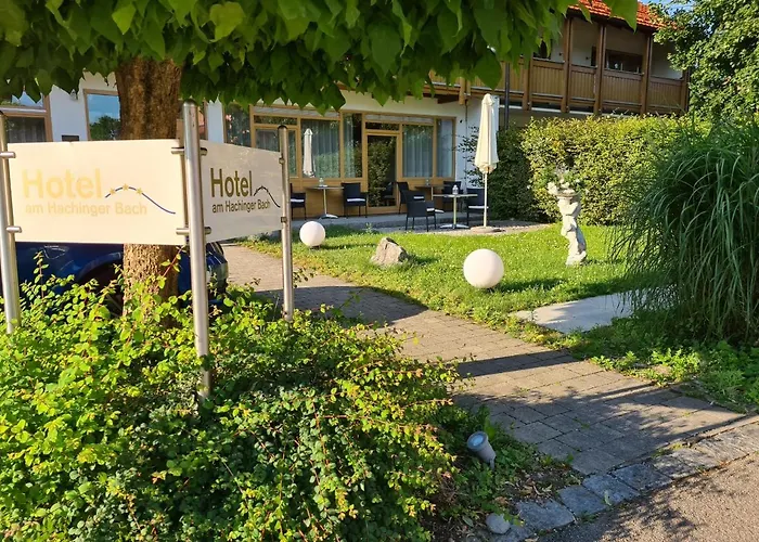 Hotel am Hachinger Bach by Blattl