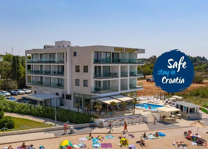 Kaneo beach hotel Novalja