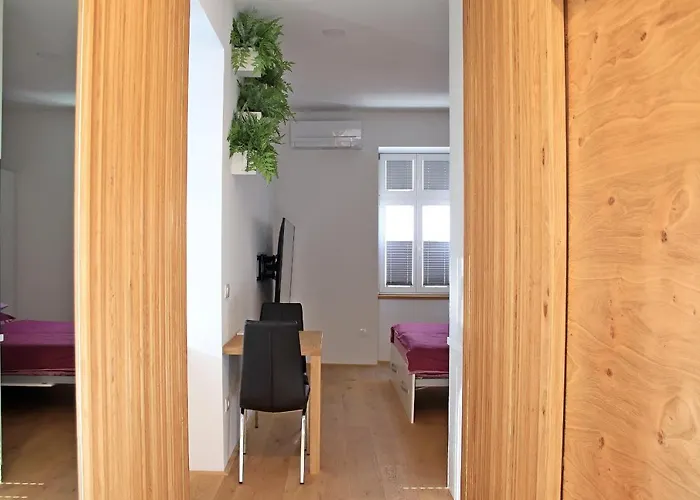Cirus Apartments