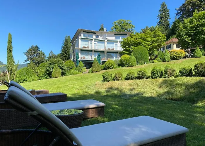 DAS SCHLOSSBERG - Boutique Hotel im Park- Nahe der Therme