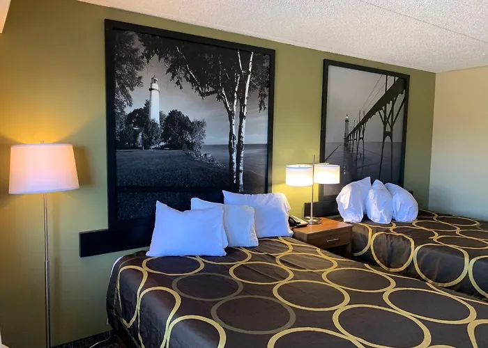 Super 8 By Wyndham Petoskey
