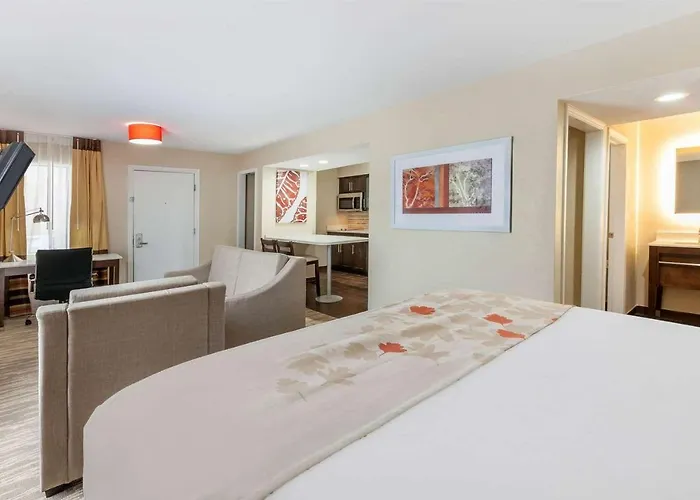 Hawthorn Suites By Wyndham Detroit Southfield