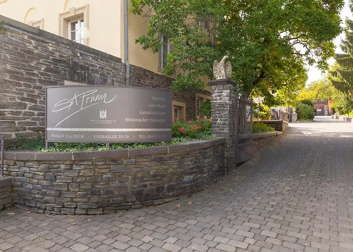 Wein- und Landhaus S A Prüm