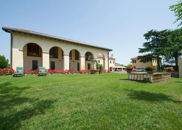 Hotel Venice Resort Airport