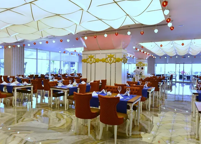 Azura Deluxe Resort & Spa