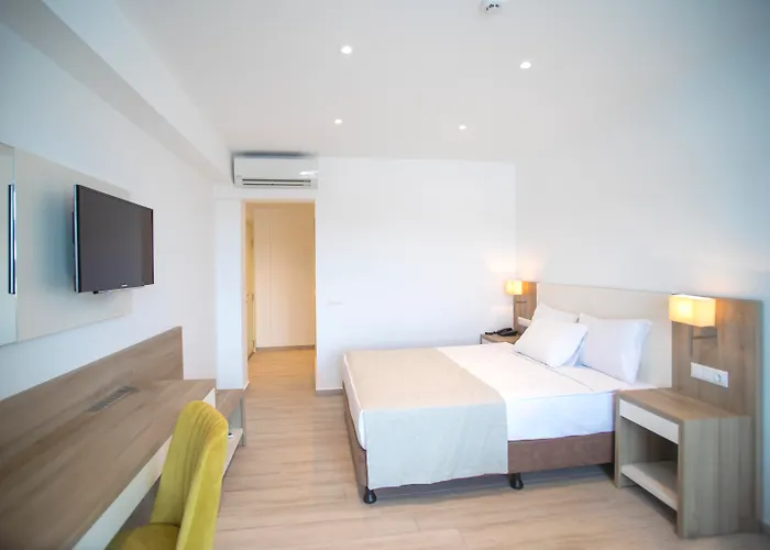 Club Shark Hotel